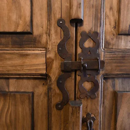 Antiguo Hospital Casa de hóspedes Linares de Mora