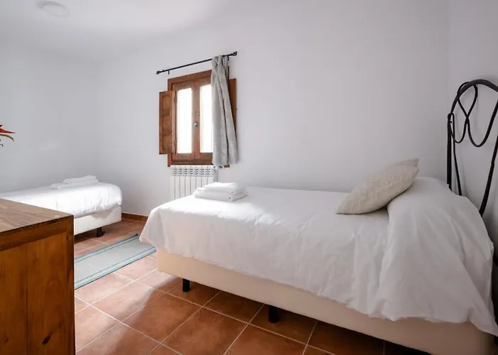 Antiguo Hospital Pensión Linares de Mora