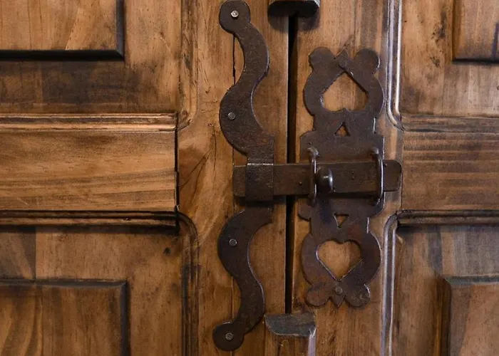 Antiguo Hospital Pensión Linares de Mora